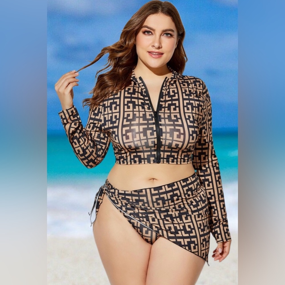 Plus Size Long Sleeve Two-Piece Bikini Set in Beige & Black in Sizes 3XL, 4XL